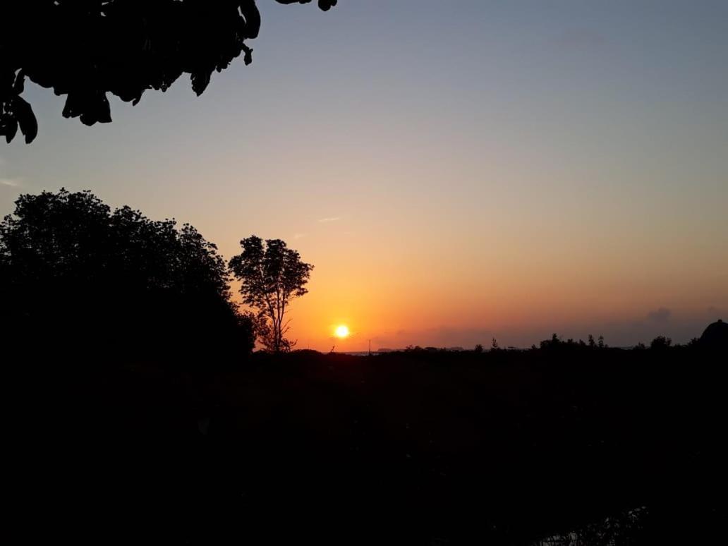 Karimun Lumbung Hotel การีมุนยาวา ภายนอก รูปภาพ
